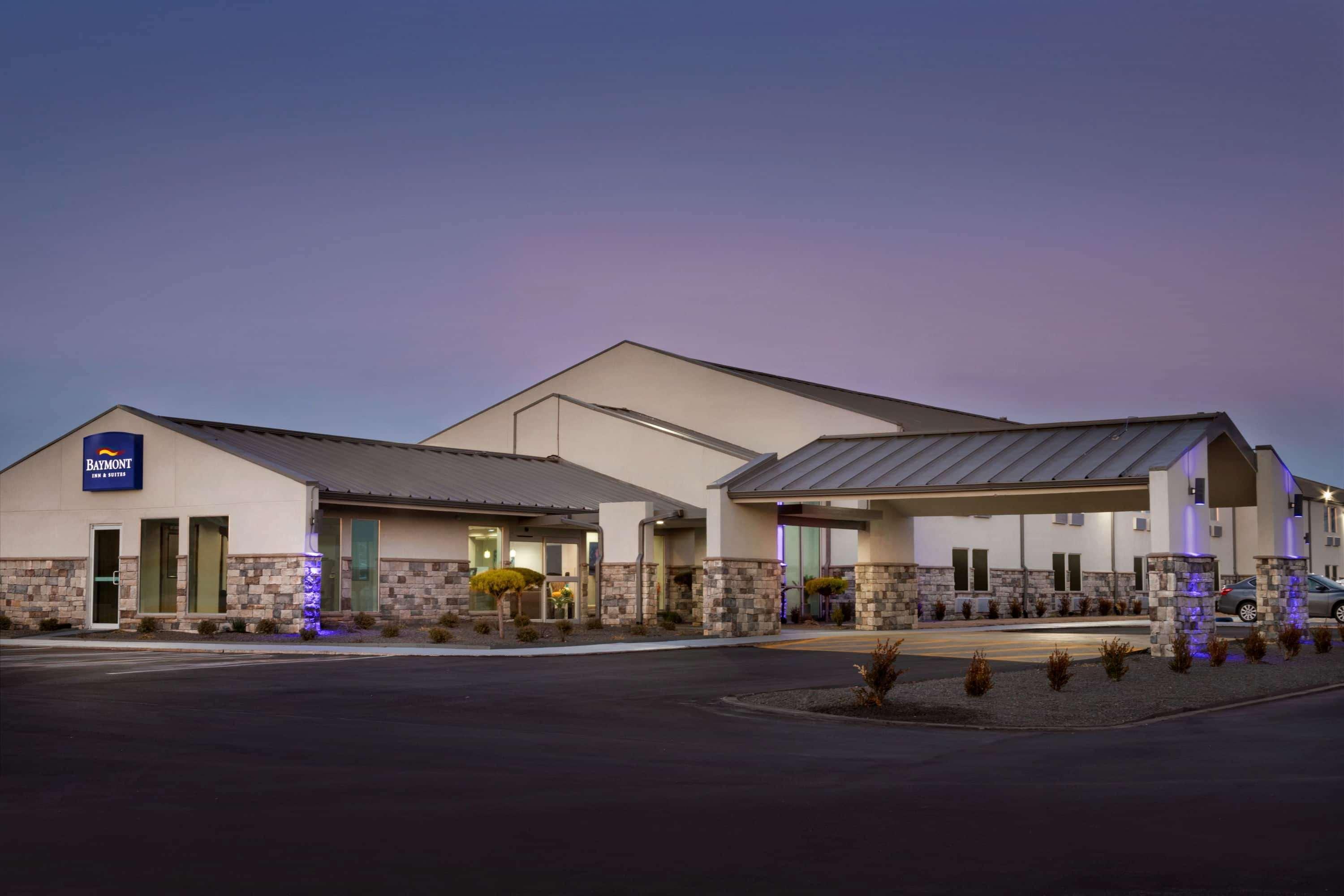 Baymont Inn & Suites Shawnee Bagian luar foto