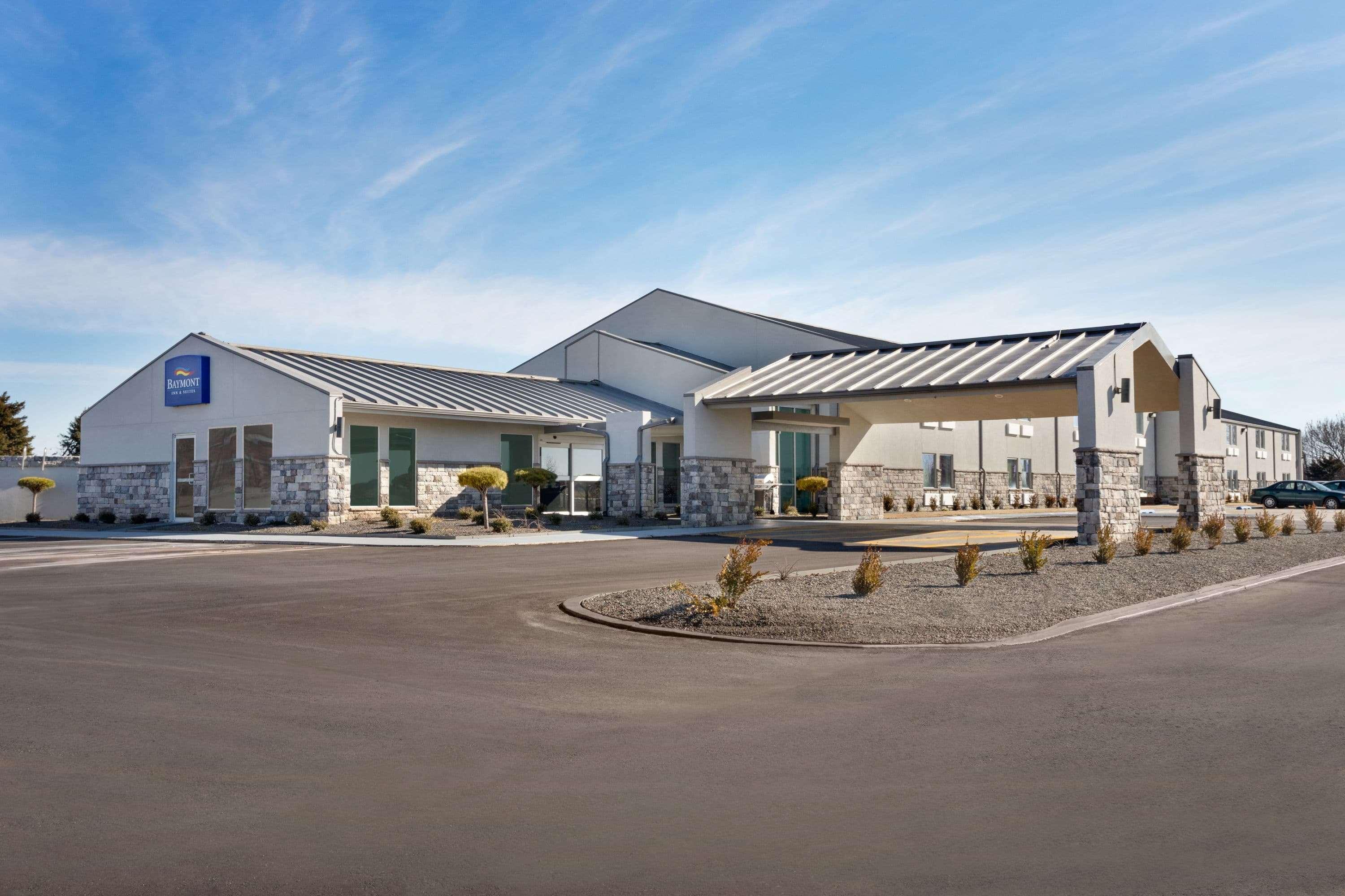 Baymont Inn & Suites Shawnee Bagian luar foto
