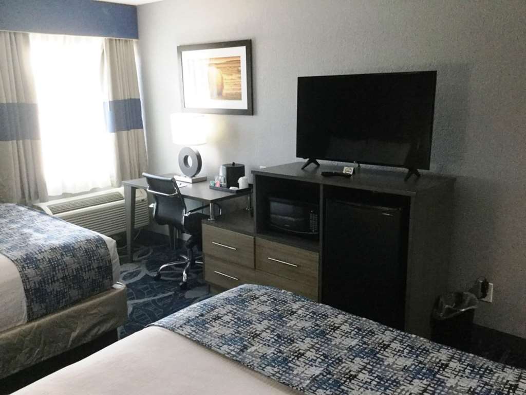 Baymont Inn & Suites Shawnee Ruang foto
